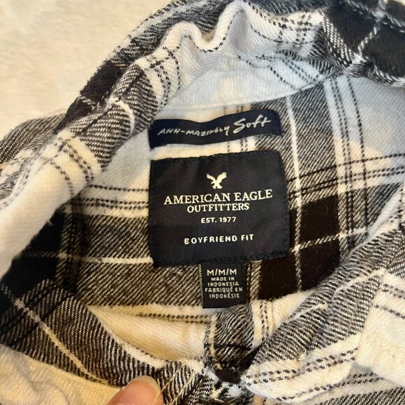 American Eagle, Boyfriend-Fit Black & White Plaid Button-Down, Size M - Picture 8 of 11